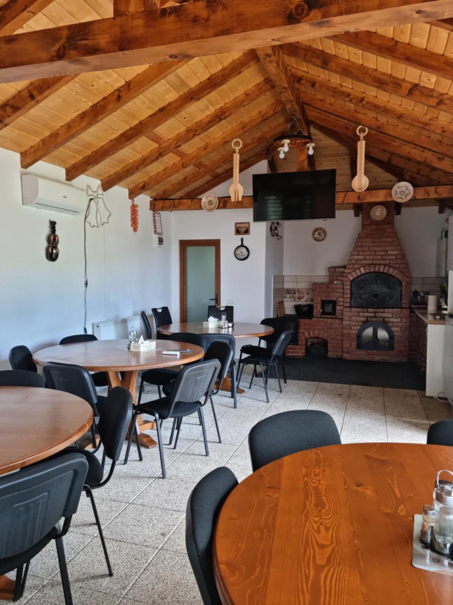 Apartamento La Maria si Ioana Curtea de Argeş Exterior foto